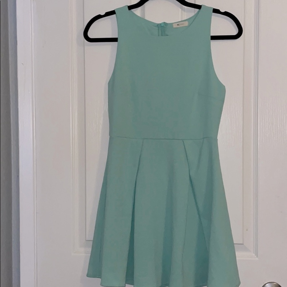 mint green dress